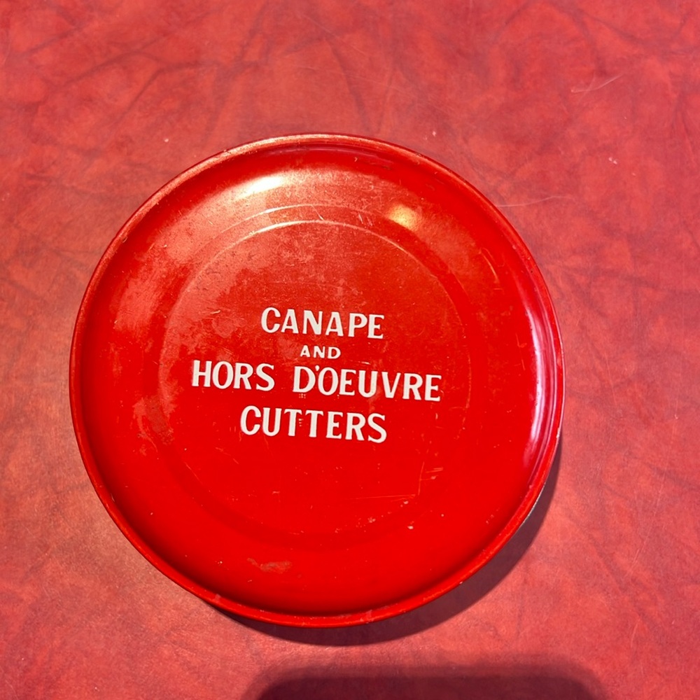 Vintage cookie, canapé, and hors d’oeuvre cutters
